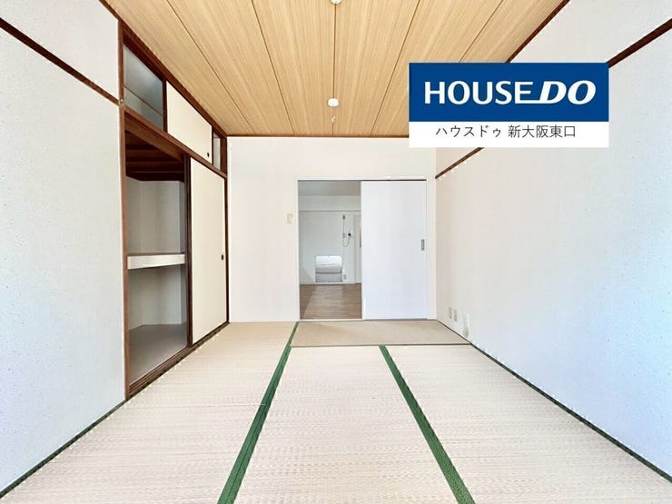 洗面台は新調です。
3面強タイプのシャンプードレッサーです。