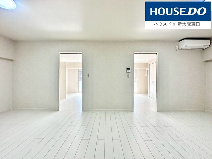 こちらは南側のお部屋の収納。
奥行きがありたくさんお荷物が入ります。