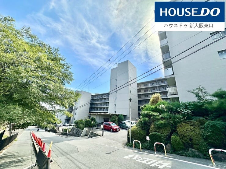 白を基調としたとても美しいリフォーム。
アクセントクロスもおしゃれですね!