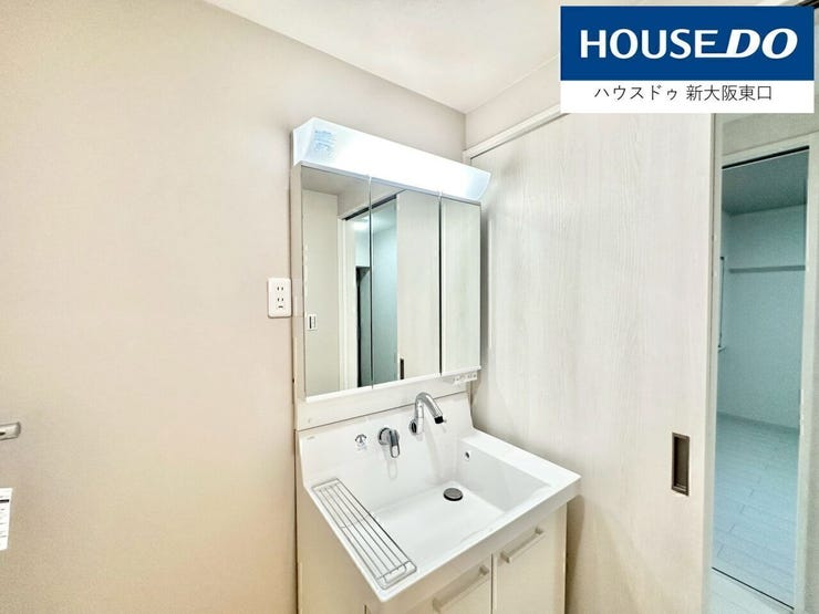 洗面台は最新式を導入しています。