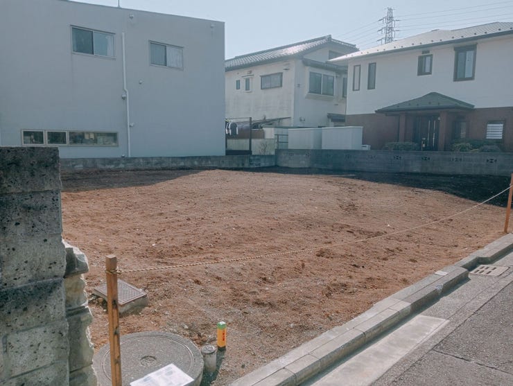 【外観】
ゆとりある整形地