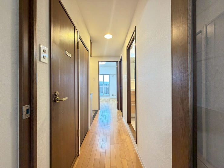 各居室へと続くホール