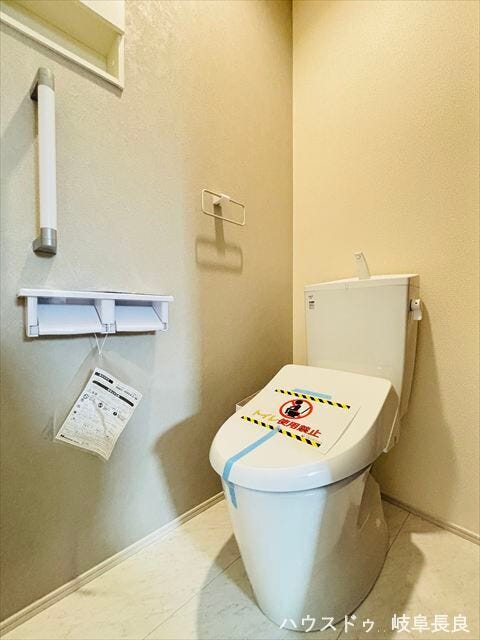 ≪2F≫装飾の少ないシンプルなトイレだからこそ、使い勝手やアレンジがしやすいのも魅力です。