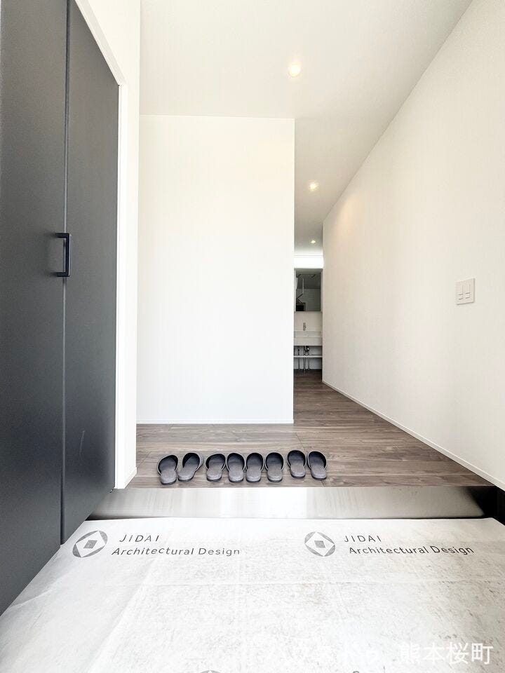 ■「しまう」が叶える美しい玄関■大容量のシューズボックスがあることでいつも整理された、気持ちの良い「家の顔」を保てます。