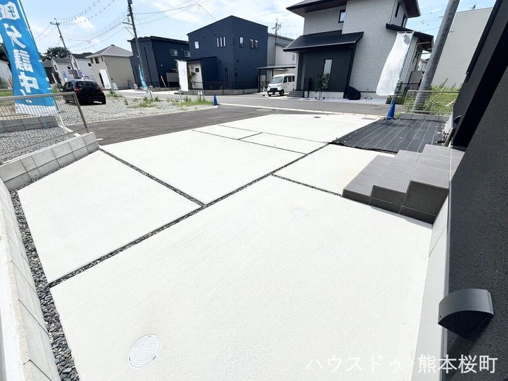 ■車と趣味の幅が広がる場所■単なる駐車スペースではない、洗車やタイヤ交換、DIYにも使える多目的な屋外スペースです。