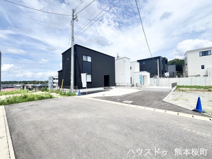 ■理想を叶える新しい暮らしの舞台■高いデザイン性と機能性を兼ね備えた住まい。ここで、家族の新しい物語が始まります。