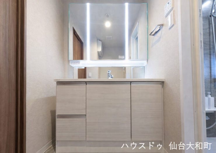 明るく清潔感のある洗面台
