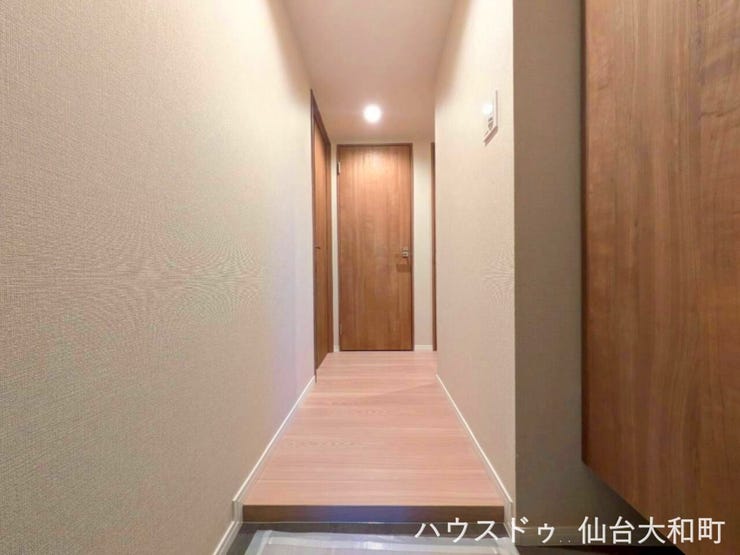 明るく、すっきりとした印象の玄関