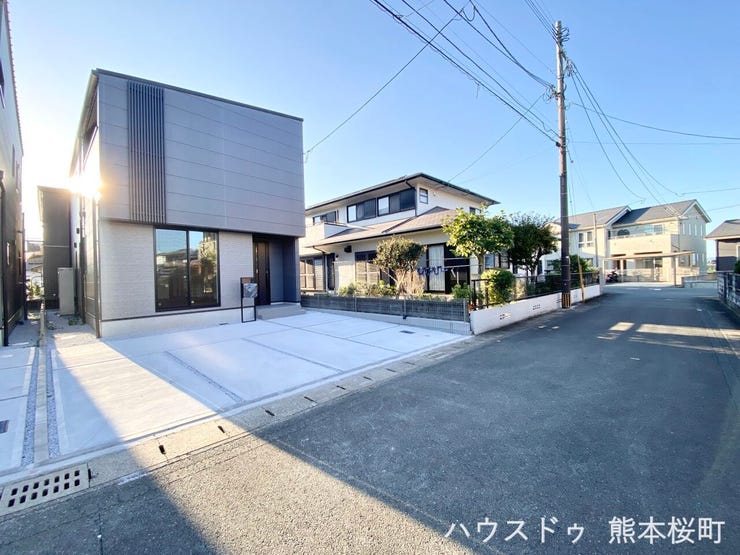 ■理想を叶える新しい暮らしの舞台■高いデザイン性と機能性を兼ね備えた住まい。ここで、家族の新しい物語が始まります。