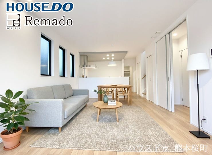 ■家族の笑顔が集う中心地■お気に入りの家具を迎え、窓からは心地の良い光が差し込みます。※CGで家具を配置しています。