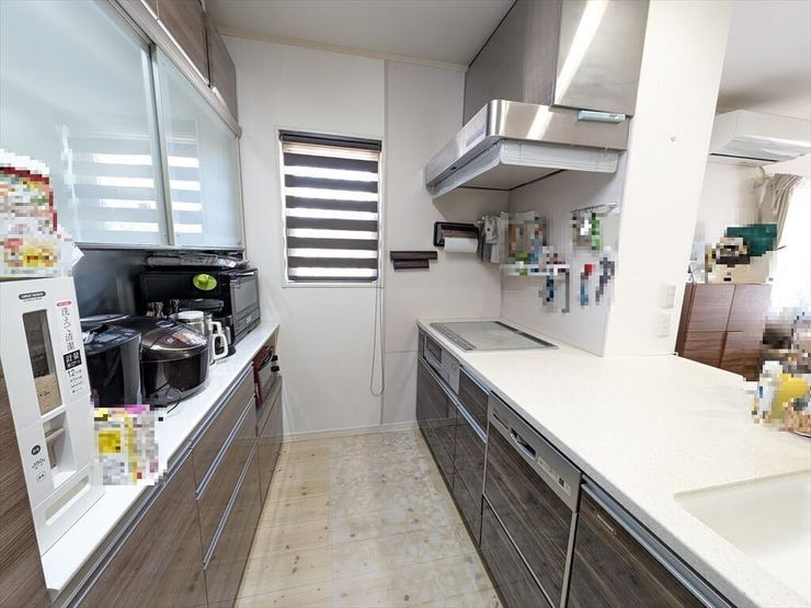 キッチンからリビングで過ごすご家族の姿が見えるので、家族の会話を楽しみながらお料理ができます