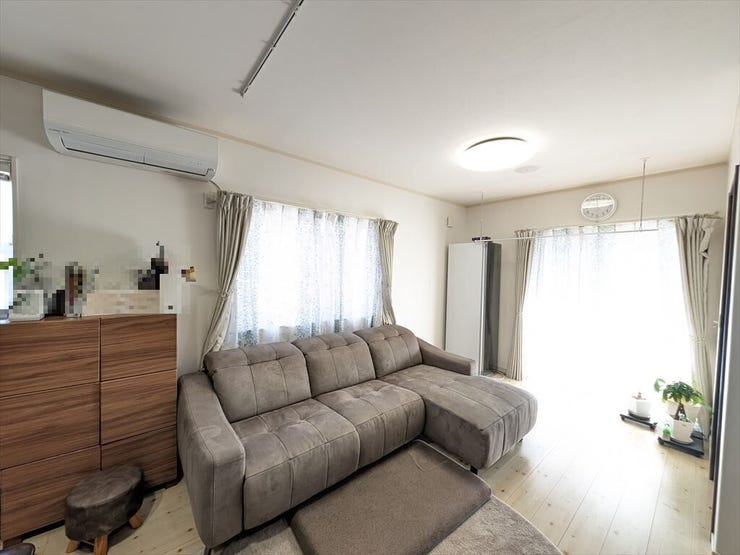 日当たりのよい温かい雰囲気の広々LDKスペースです