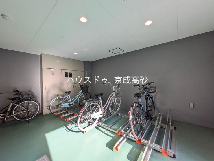 きちんと整備された駐輪場。住む方の心遣いが感じられます。空き状況は、お気軽にお問合せください。