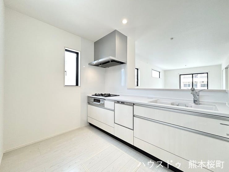 ■□■家族の「美味しい」が集まる、喜びを生み出す舞台■□■高い機能性と美しいデザインを両立。料理する人も、待つ人も、笑顔になれる場所です