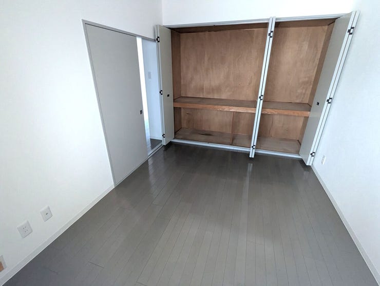 自分らしい家具で彩れる、暮らしを楽しむための余白のある部屋。