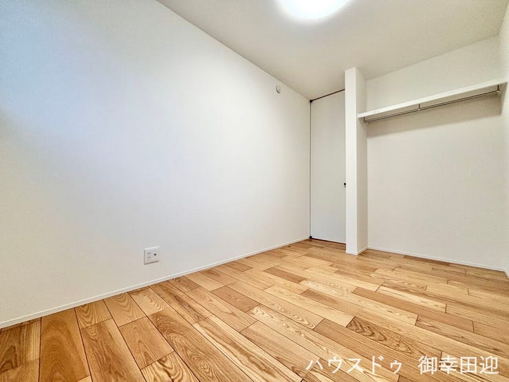 ■2階5帖洋室①■寝室、書斎、趣味の部屋。家族の成長やライフスタイルに合わせ、様々な使い方ができる快適な空間です。