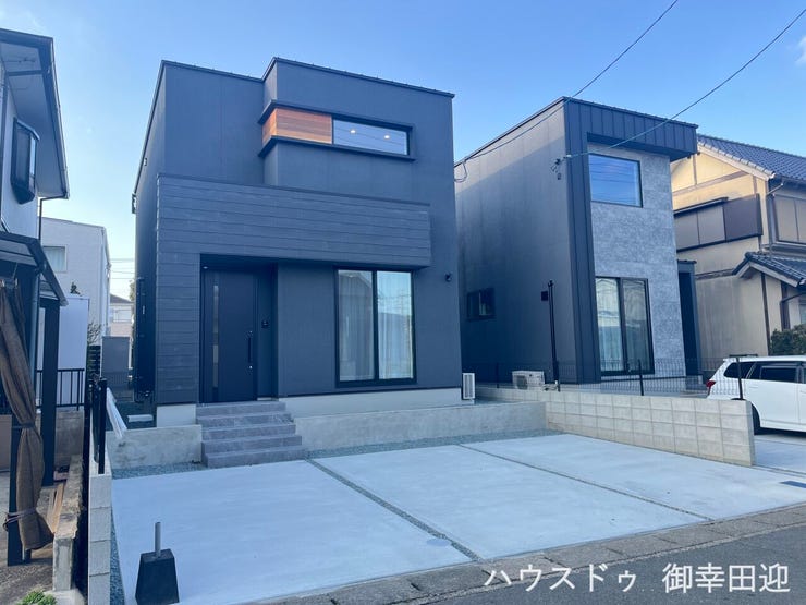 ■車と趣味の幅が広がる場所■単なる駐車スペースではない、洗車やタイヤ交換、DIYにも使える多目的な屋外スペースです。