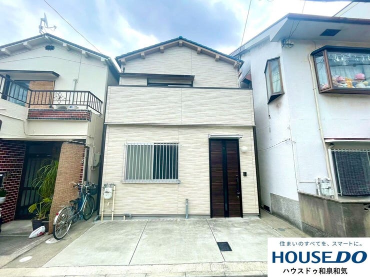 【外観】
清潔感のある落ち着いた雰囲気の3DKの戸建です!