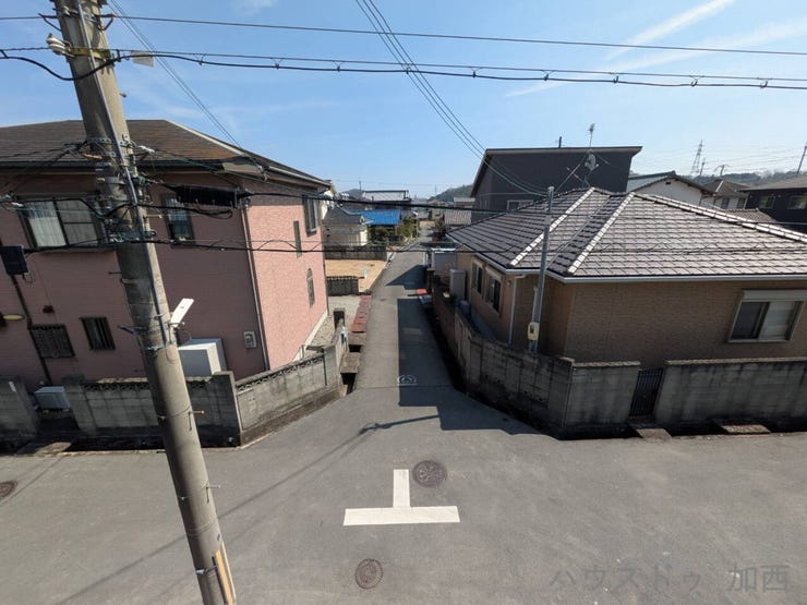 周辺は閑静な住宅街です♪