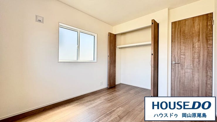 お日様の光を、爽やかな風を、たっぷり取り込めます。室内はいつも明るい空間なので気持ちの良い朝を迎えられます。毎日の生活も明るくなりそう♪