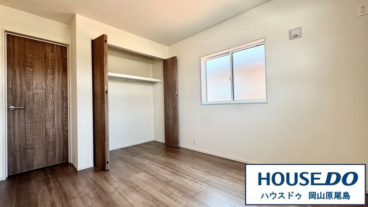 シンプルで無駄のないデザインの洋室です。ご家族一人ひとり、お好みの空間を作れます!