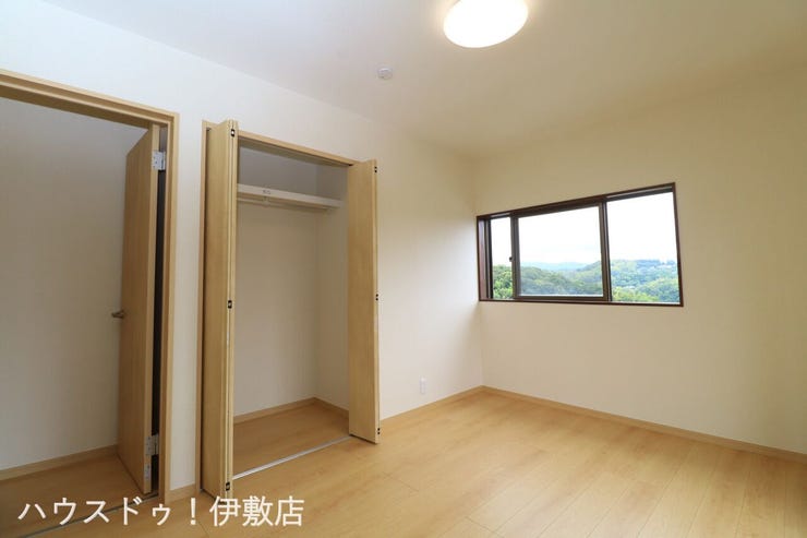 【2F洋室6帖】
「他社で住宅ローンに落ちてしまった」「車のローンが残っている」など、住宅ローンでお困りの方はぜひ一度弊社までご相談ください。