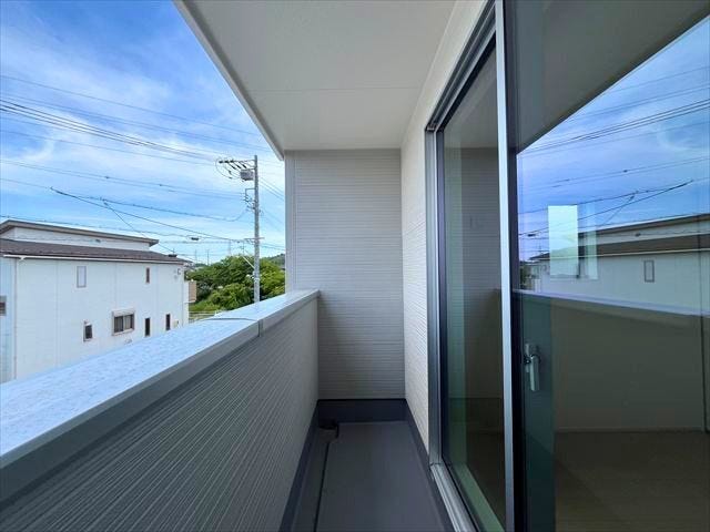 2階5.5帖洋室バルコニーは屋根のあるインナーバルコニー◎
(2026年5月14日 撮影)