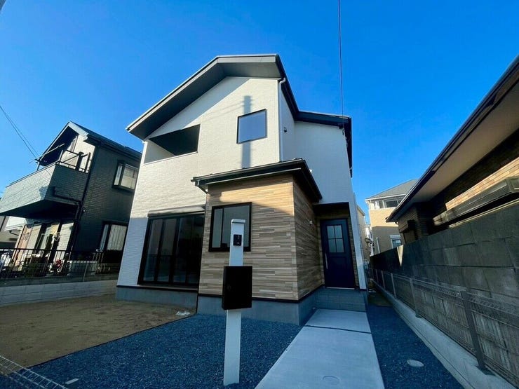 【Exterior】落ち着きのあるシンプルな外観で、長く愛せる住まいに仕上がっています。