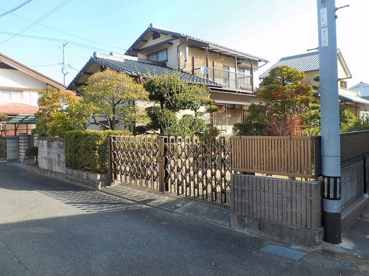 【外観】
外観を南西側より撮影