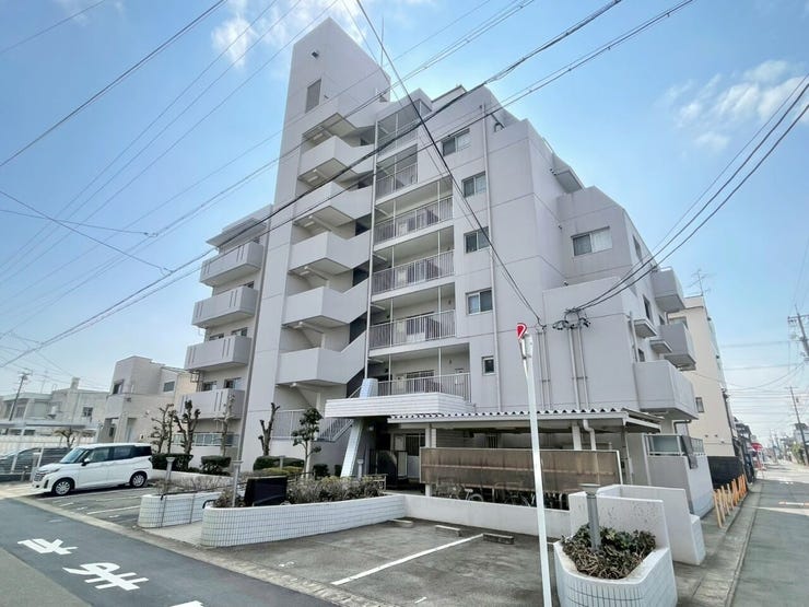 ■駐車場:空無
■駐輪場:空有(無料)
■バイク置き場:空有(無料)