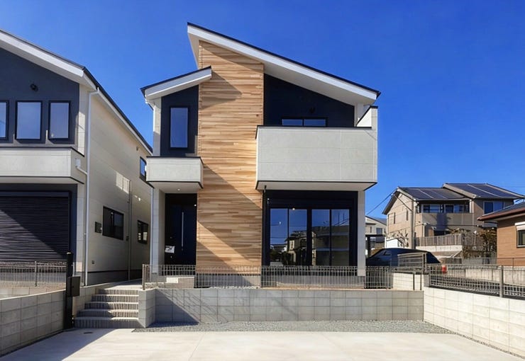 【外観】
木目調がアクセントのおしゃれな外観♪駐車3台可能♪