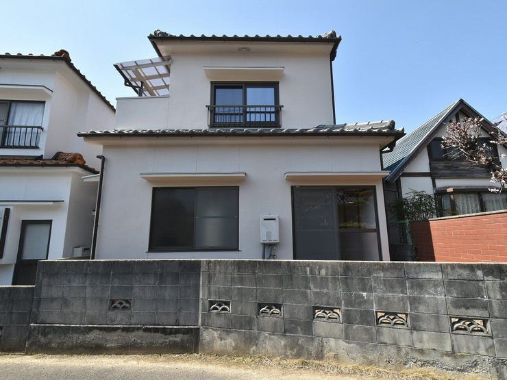 外観を東側より撮影