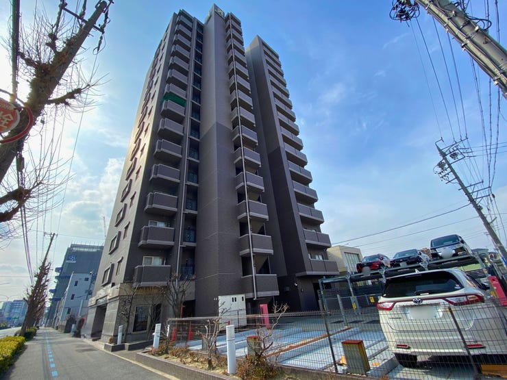 【外観】
ペット可!
東山線「亀島駅」まで徒歩約7分、桜通線「太閤通駅」まで徒歩約11分と2路線、2駅利用可。
お買い物施設が徒歩約2分圏内・教育施設が徒歩約9分圏内でプレファミリーの方にもおすすめです♪