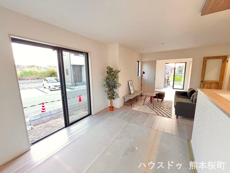 ■□■安らぎと笑顔の中心地■□■陽光が優しく降り注ぎ、会話が自然と弾む。ここでは、毎日が特別な時間へと変わります