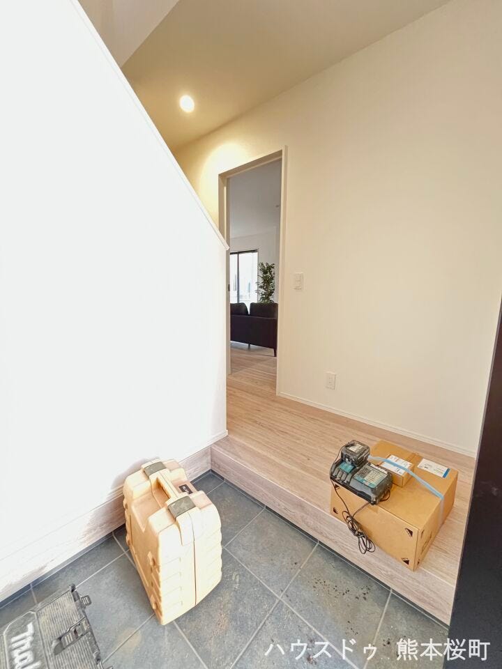 ■□■「ただいま」の安堵をくれる場所■□■訪れる人を迎え入れ、帰るたびにホッと一息つける、明るく機能的なエントランス