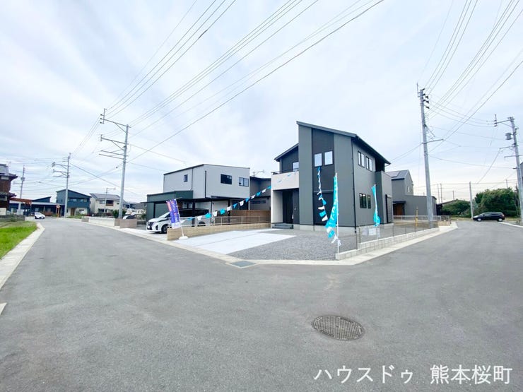 ■□■理想を叶える、新しい暮らしの舞台■□■高いデザイン性と機能性を兼ね備えた住まい。ここで、家族の新しい物語が始まります