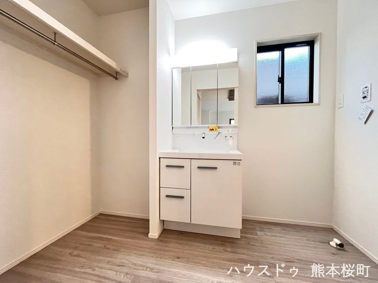 ■□■清々しいリフレッシュ空間■□■自分を磨き、気持ちを切り替える。心地よい光が差し込むプライベートスペース