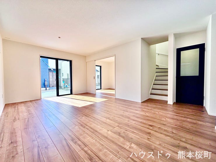 ■□■安らぎと笑顔の中心地■□■陽光が優しく降り注ぎ、会話が自然と弾む。ここでは、毎日が特別な時間へと変わります