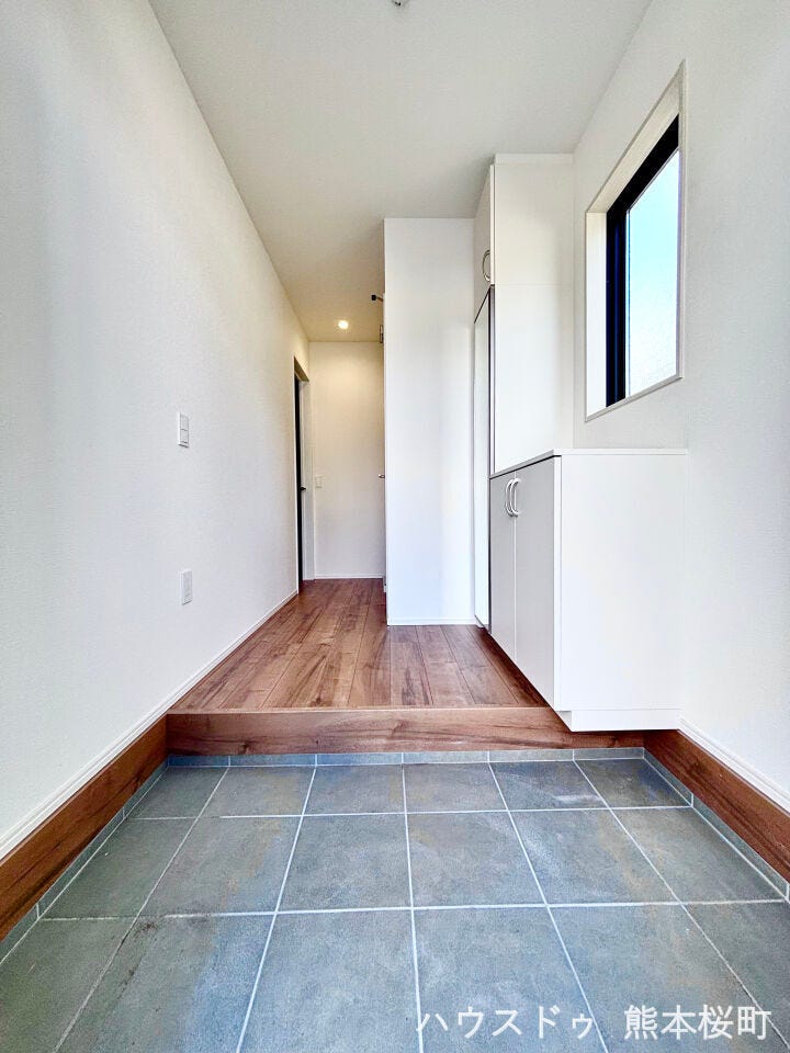 ■□■「ただいま」の安堵をくれる場所■□■訪れる人を迎え入れ、帰るたびにホッと一息つける、明るく機能的なエントランス