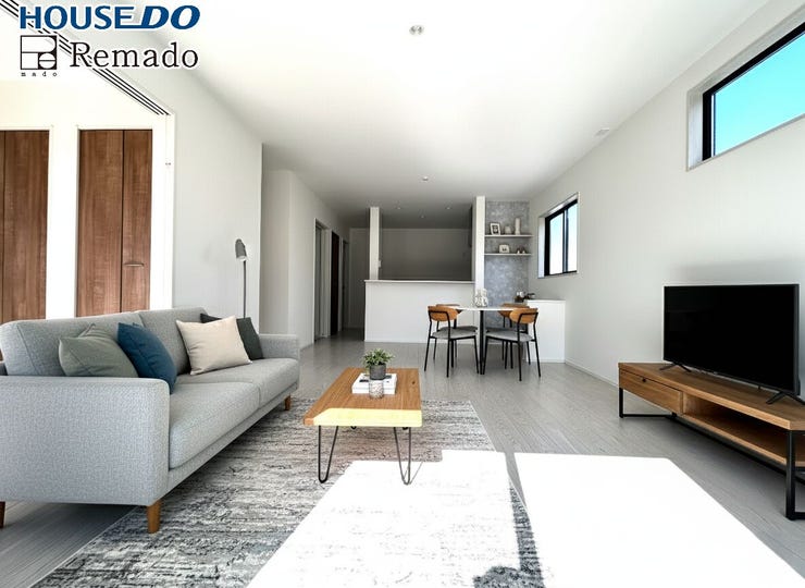 ■□■家族の笑顔が集う、安らぎとくつろぎの中心地■□■お気に入りの家具を迎え、窓からは心地の良い光が差し込みます。※CGで家具を配置しています