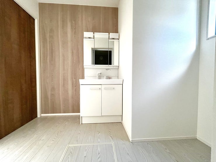 ■□■清々しいリフレッシュ空間■□■自分を磨き、気持ちを切り替える。心地よい光が差し込むプライベートスペース