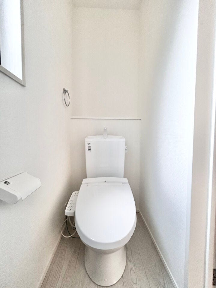 ■□■安らぎのひとときを提供する場所■□■清潔さと静けさを両立した空間。心落ち着くひとときを過ごせる、プライベートなレストルームです