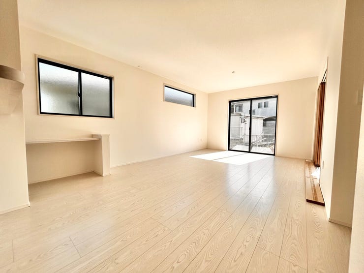 ■□■安らぎと笑顔の中心地■□■陽光が優しく降り注ぎ、会話が自然と弾む。ここでは、毎日が特別な時間へと変わります