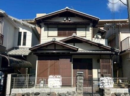 【外観】
「富雄駅」より徒歩約10分の立地◎