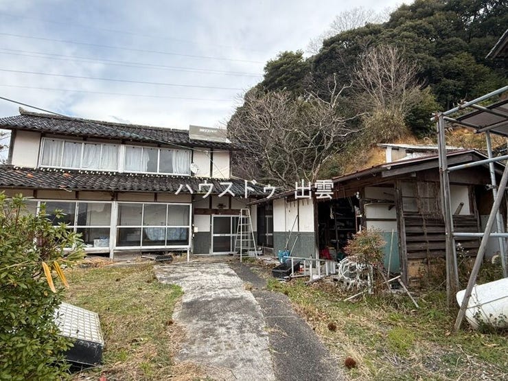 【外観】
解体費用は買主様負担となります。お見積もりいつでもお待ちしております!ハウスドゥ出雲店にお気軽にご相談ください。