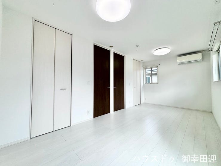 ■2階4.6+4.6帖洋室■寝室、書斎、趣味の部屋。家族の成長やライフスタイルに合わせ、様々な使い方ができる快適な空間です。