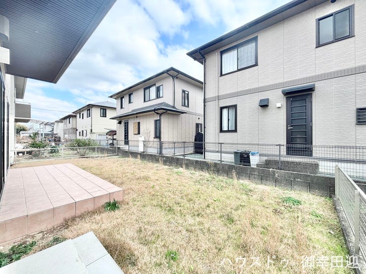 ■遊びと安らぎの多目的空間■子どもが安全に遊べ、ペットと触れ合い、大人も自然に癒やされる、暮らしを彩るスペースです。