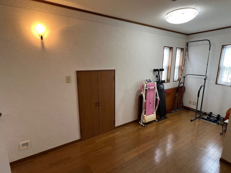 多目的スペース 屋根裏収納も完備