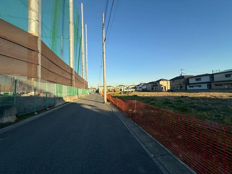 ◇売却査定相談◇
「急な転勤」「相続による売却」「金銭的な理由」など住まいの売却をそれぞれです。
仲介はもちろんのこと、弊社独自のネットワークで買取案件もご相談できます!