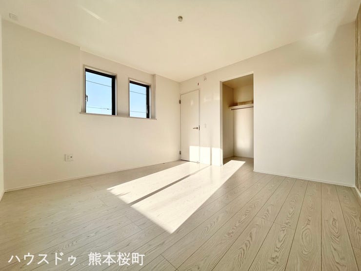 ■2階8.1帖洋室■心からリラックスできる静けさ、上質な眠りで、毎日をリセットします。明日への活力を養う空間です。